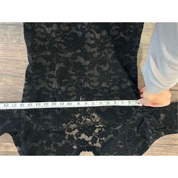 Saylor Revolve Kacey Floral Velvet Lace Back Cutout Mini Dress Black Size Medium - Picture 9 of 11